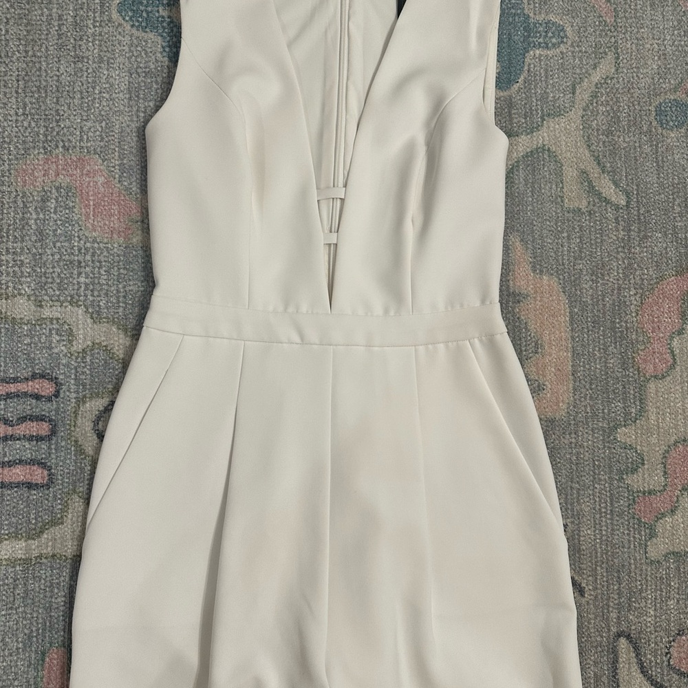 BCBGMaxAzria Cream Sheath Dress Plunge Neckline